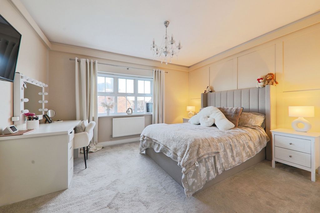 Property photo 2 of 21 4690166