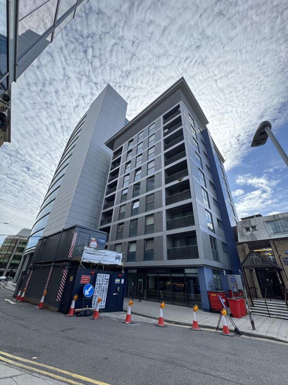 Property photo 1 of 16 1 Bedroom Apartment | Third Floor | East Facing | Town Centre Location | Leasehold