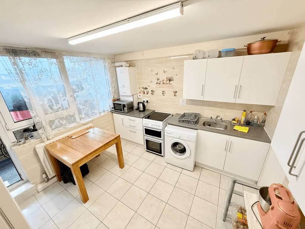 Property photo 2 of 9 (4)