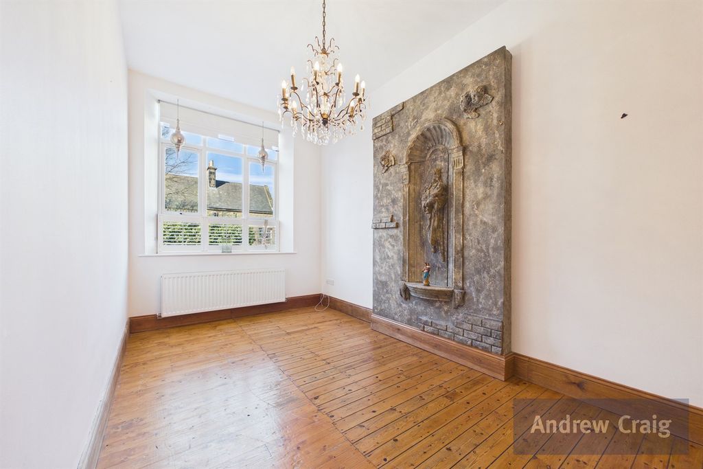 Property photo 2 of 14 Lounge