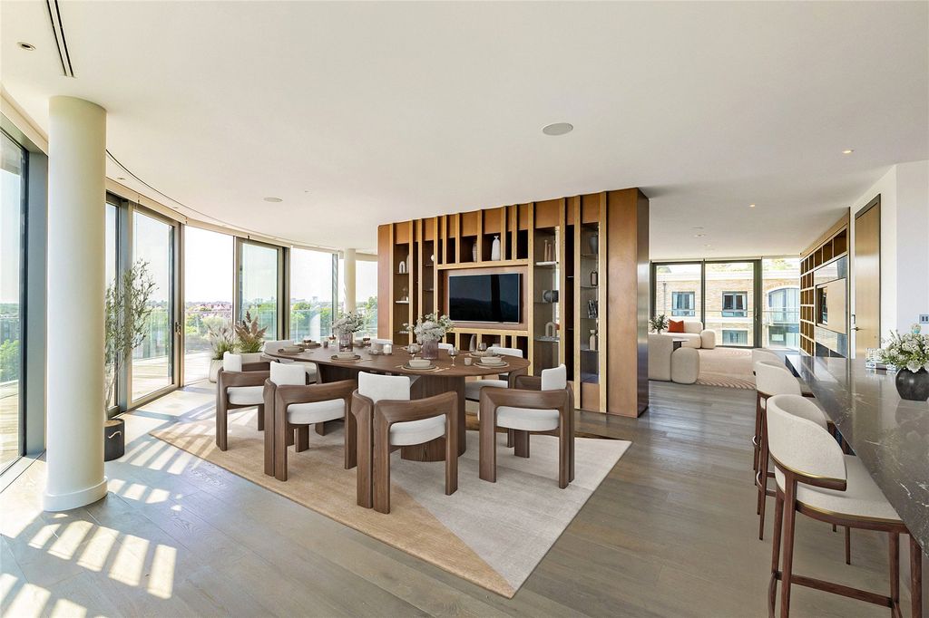 Property photo 3 of 14 Dining Area