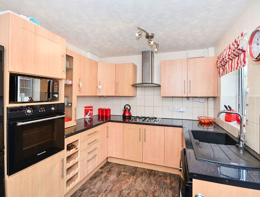 Property photo 3 of 11