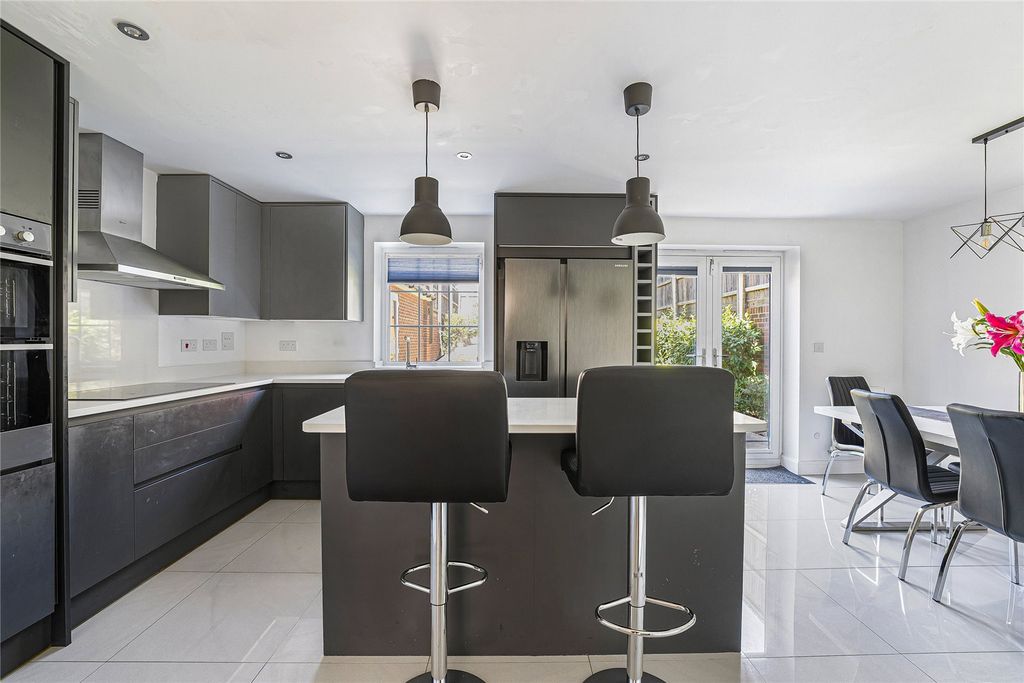 Property photo 3 of 32 Kitchen/Dining
