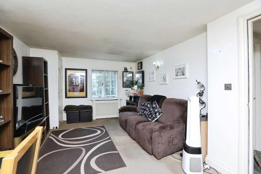 Property photo 2 of 17 Photo