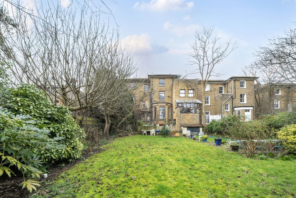 Property photo 3 of 11 1414647-24-699320...