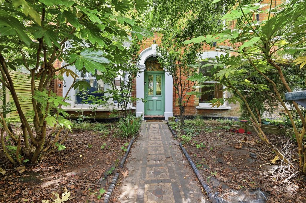 Property photo 1 of 22 Front (Exterior)