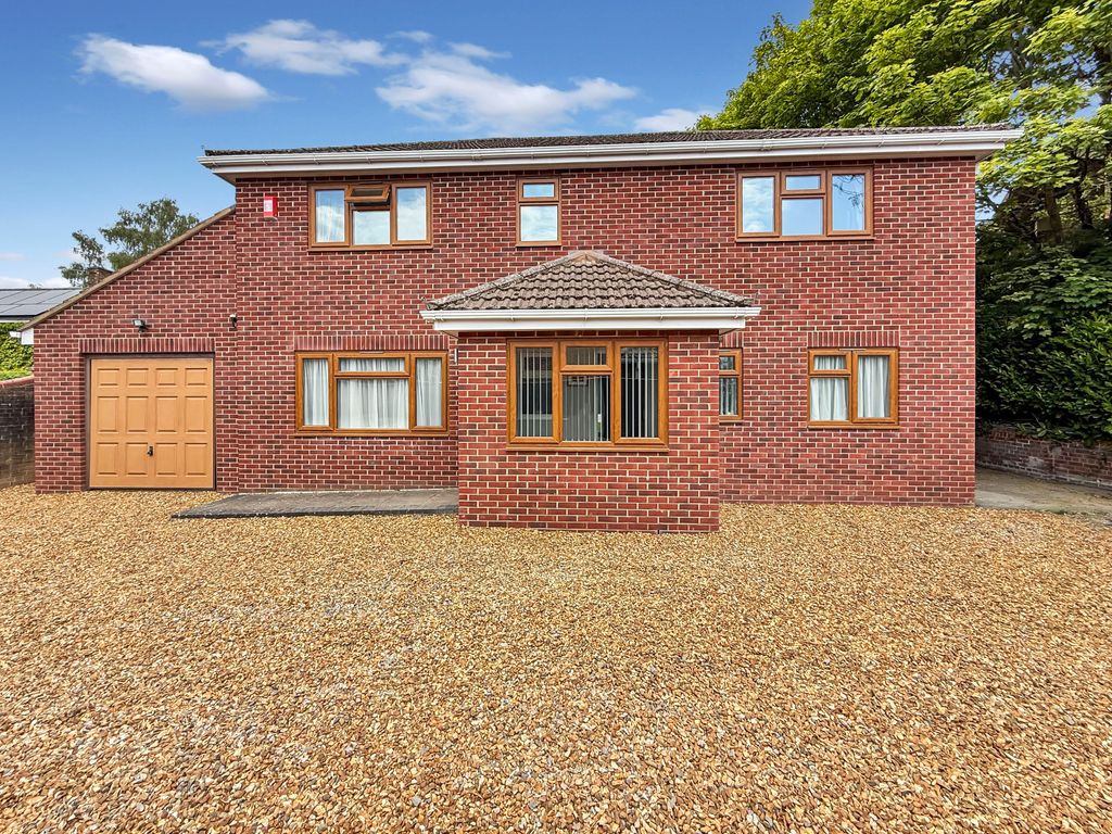 Property photo 1 of 27