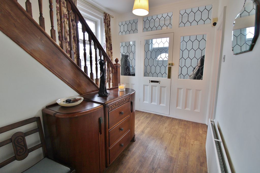 Property photo 2 of 31