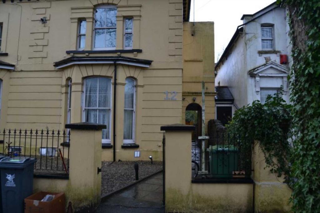 Property photo 2 of 12