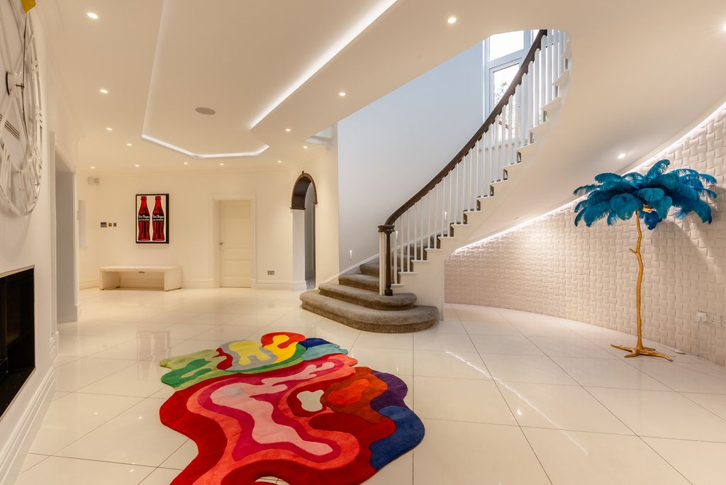 Property photo 3 of 45