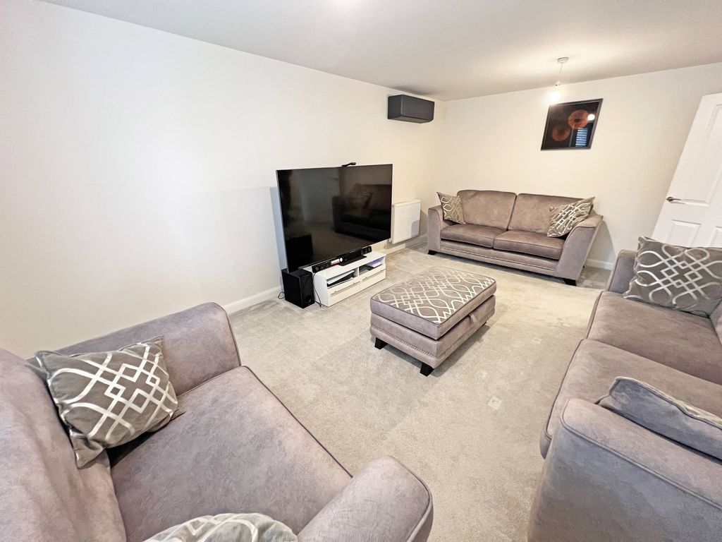 Property photo 3 of 24