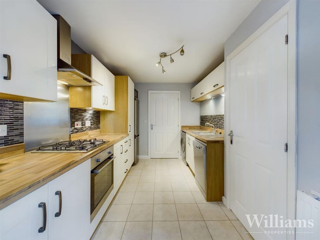 Property photo 3 of 15 Cam01579G0-Pr0033-Still029.Jpg