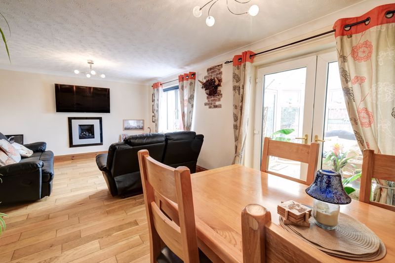 Property photo 3 of 16 Photo 7