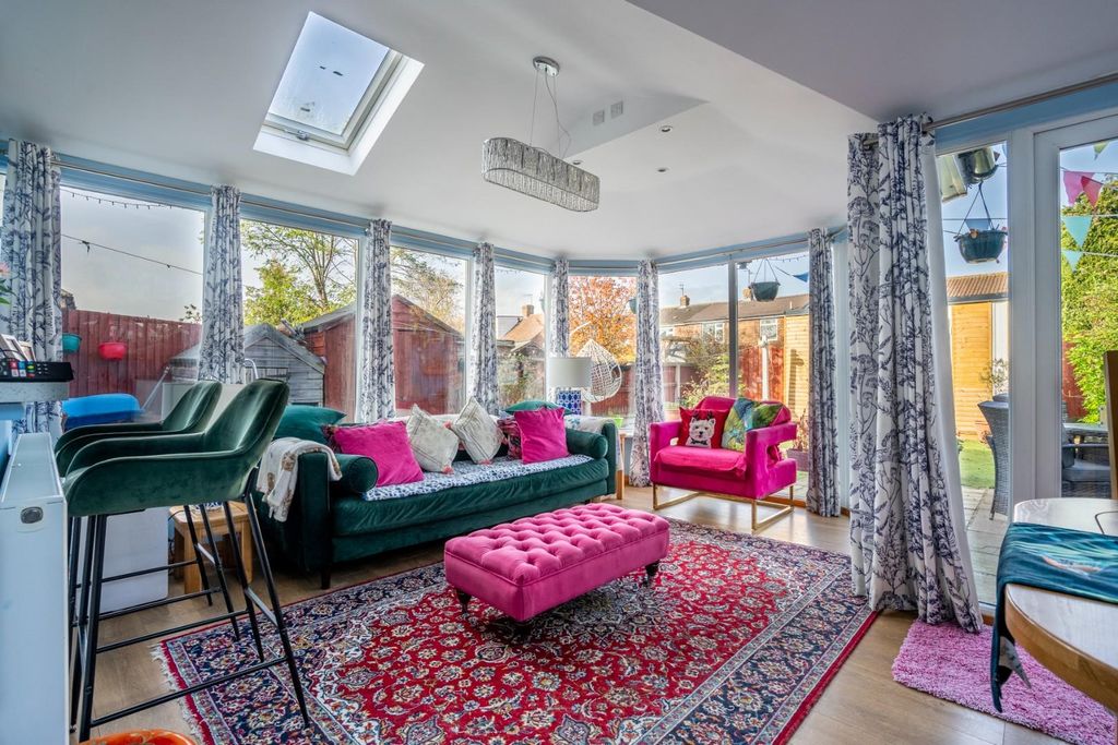 Property photo 2 of 26 Conservatory