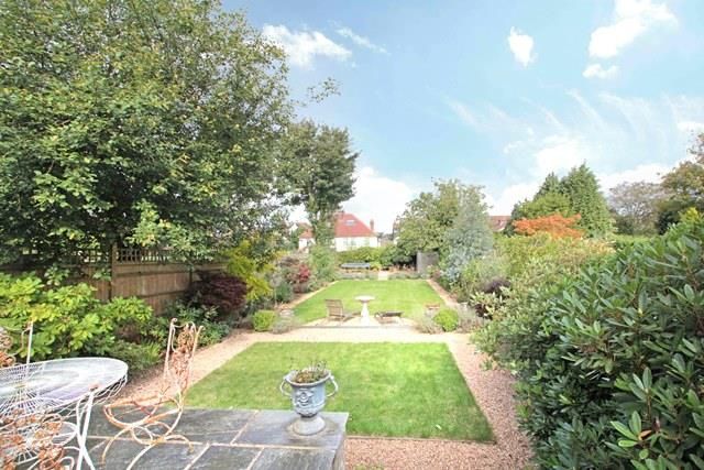 Property photo 3 of 19 Garden