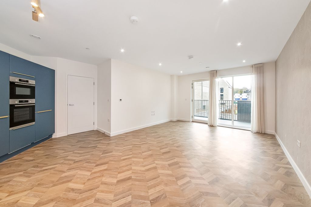 Property photo 3 of 11