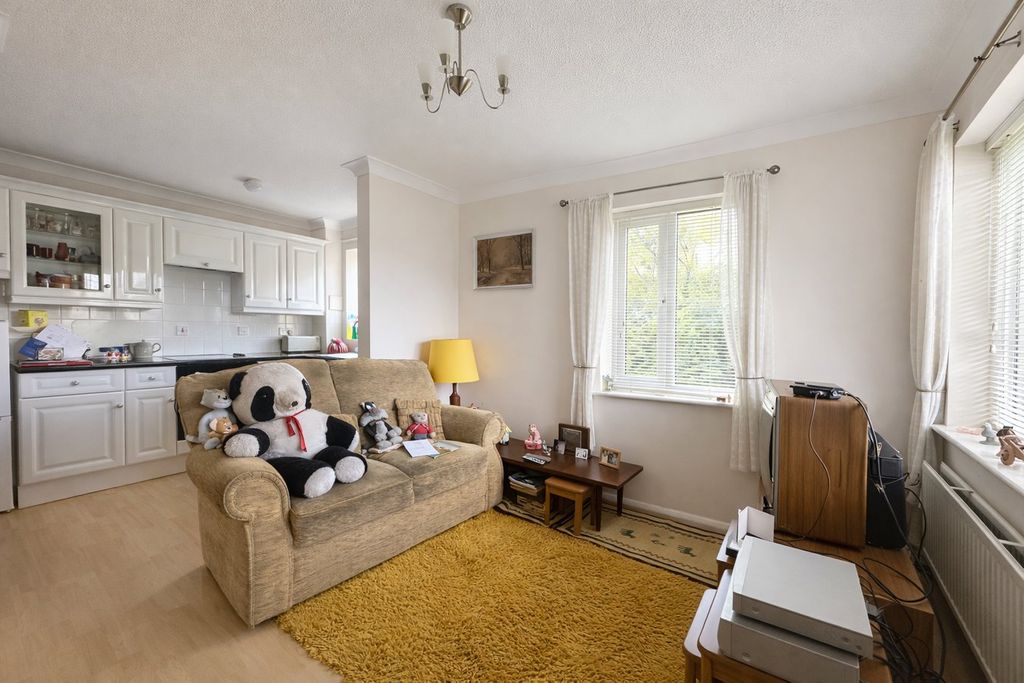 Property photo 3 of 12