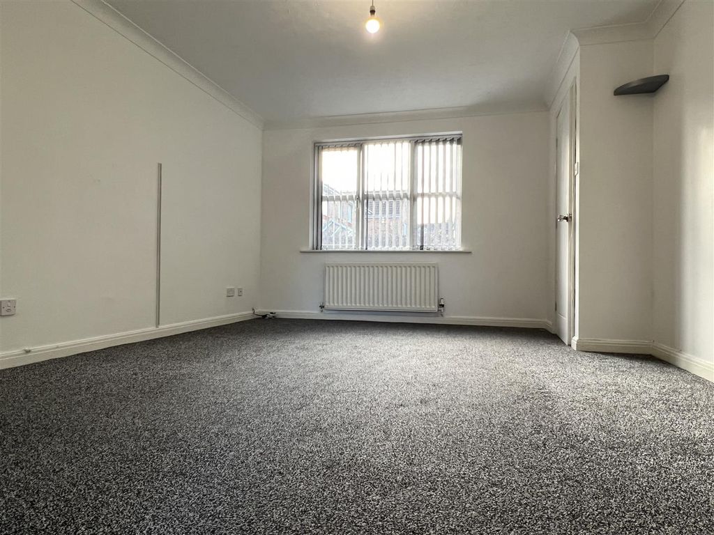 Property photo 2 of 12 Image00026.Jpeg