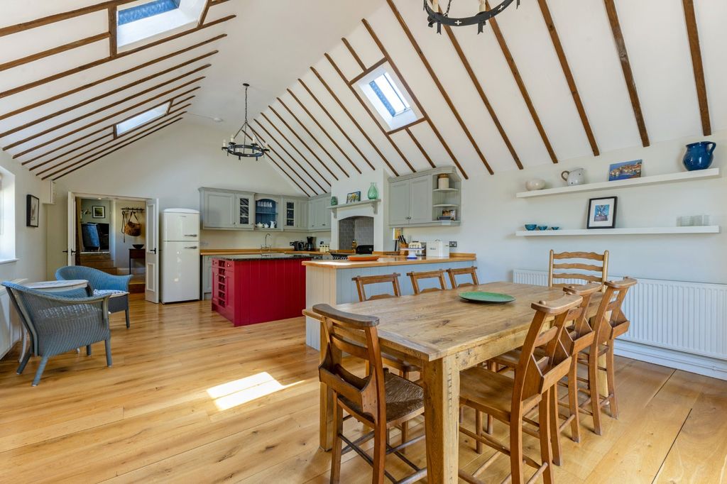 Property photo 3 of 13 Kitchen/Dining