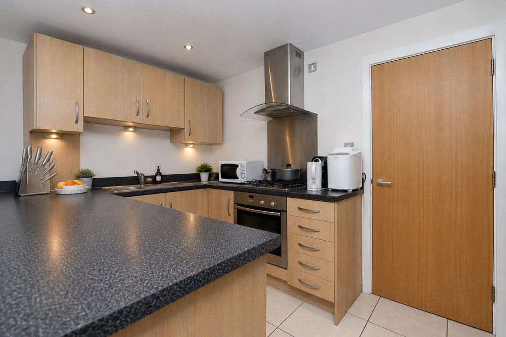 Property photo 2 of 10 Kitchen..Jpg