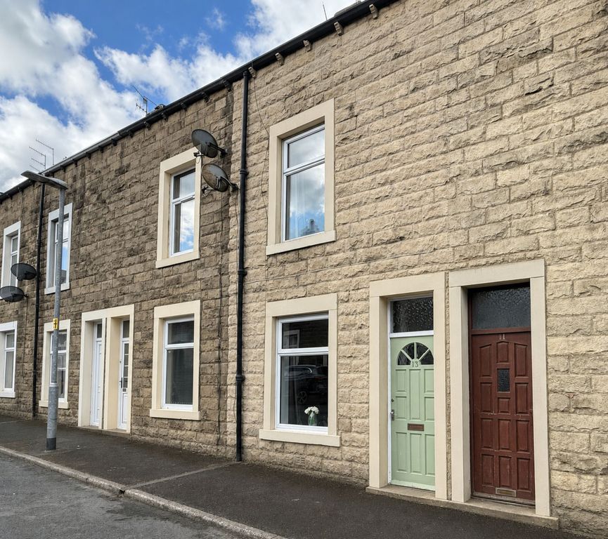 Property photo 1 of 18