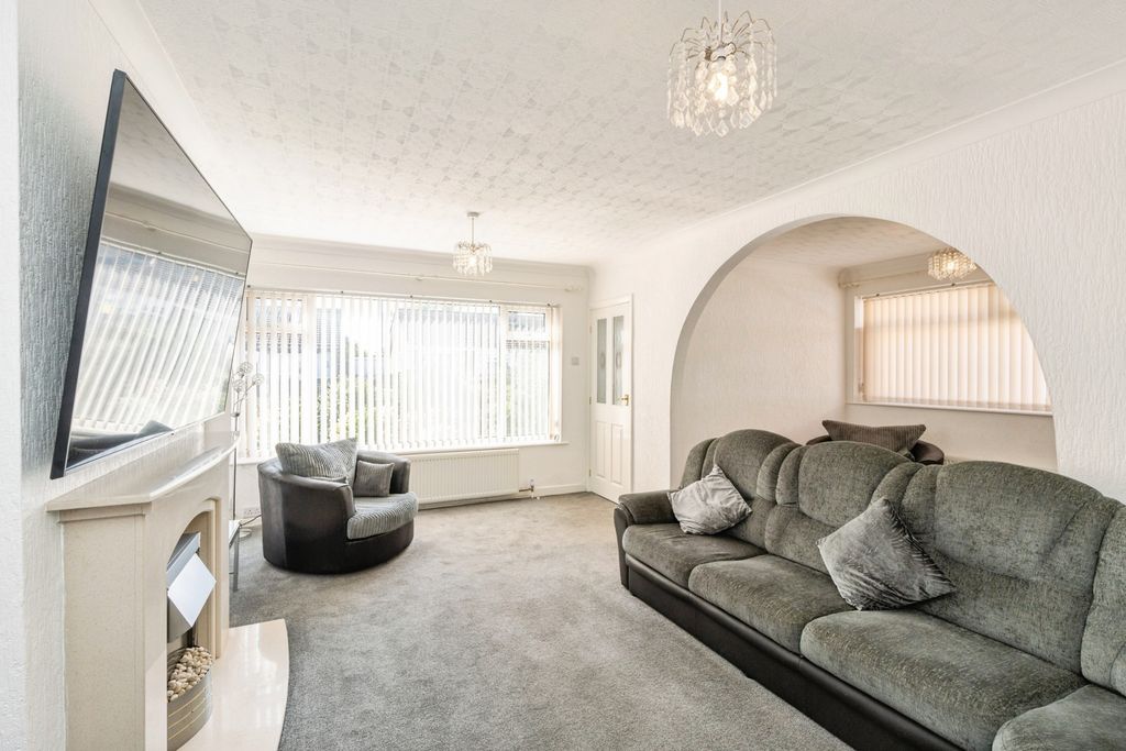 Property photo 3 of 17 Pbox-Img.Jpg