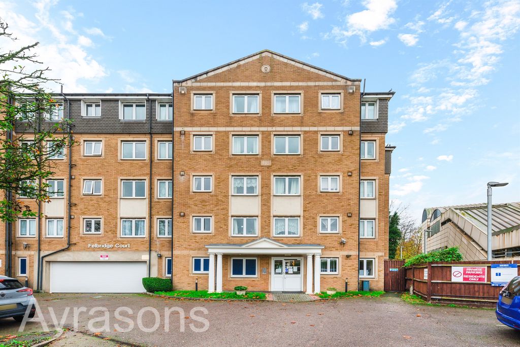 Property photo 1 of 9