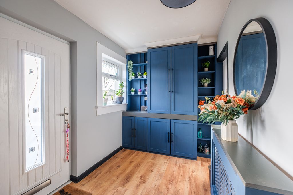 Property photo 3 of 35