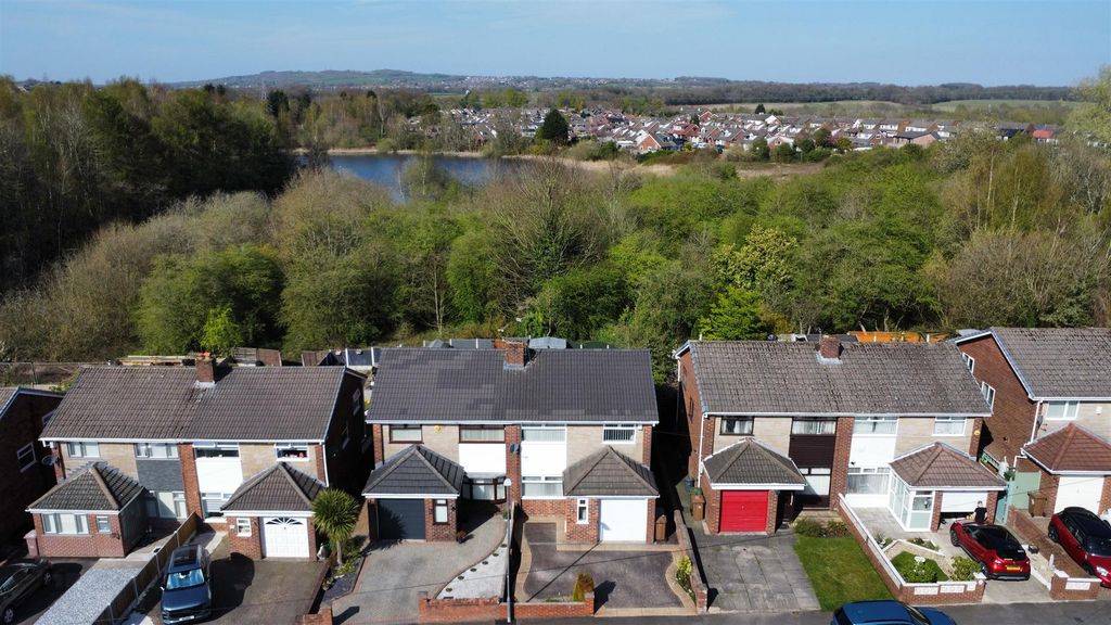 Property photo 1 of 7 Hinckley Road