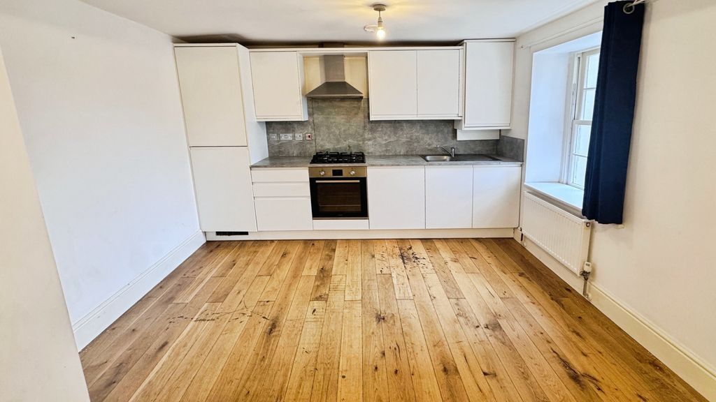 Property photo 2 of 10 Kitchen/Living Room