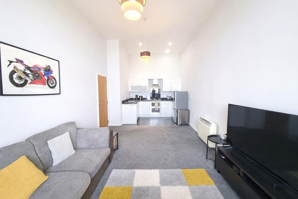 Property photo 2 of 10 Living Room