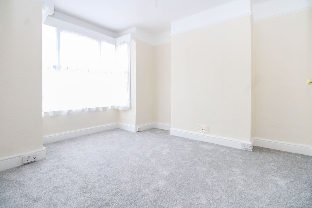 Property photo 2 of 16 Sitting Room