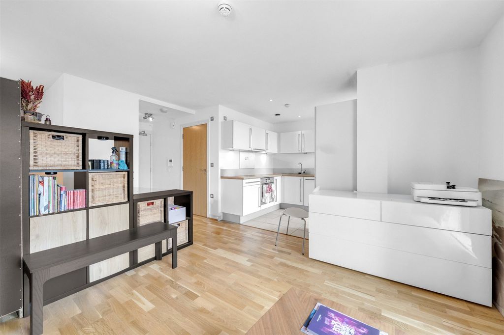 Property photo 2 of 11 Picture No. 14