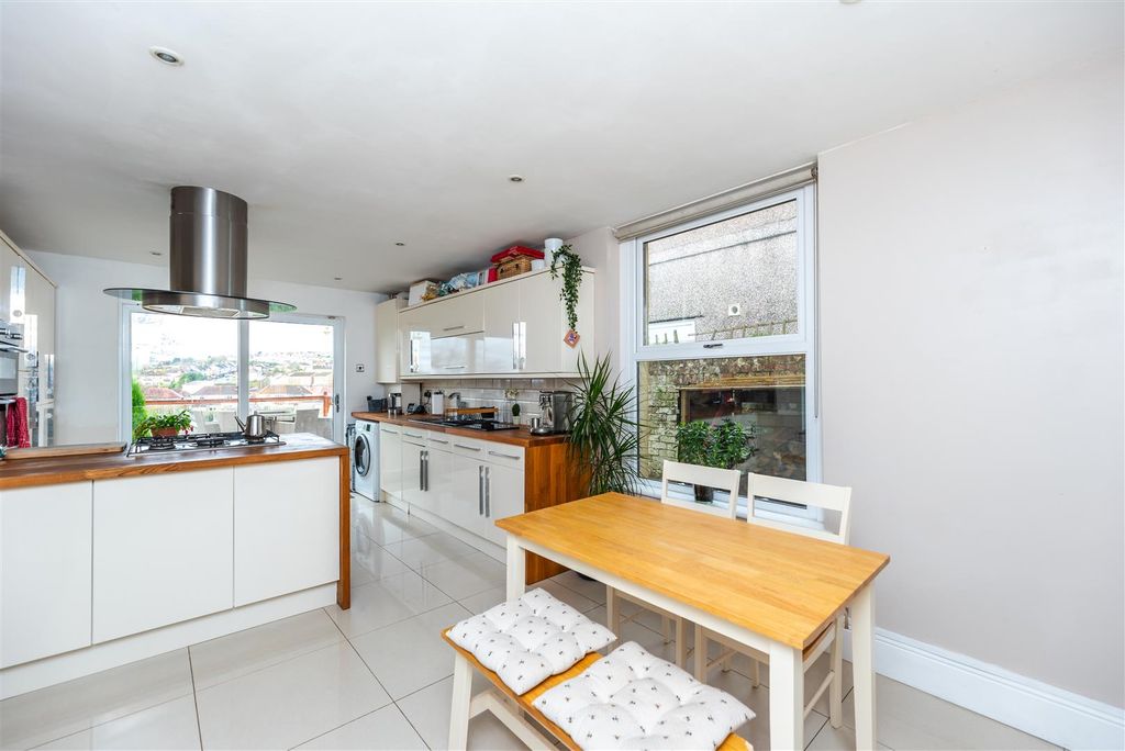 Property photo 3 of 41 Kitchen/Dining Room