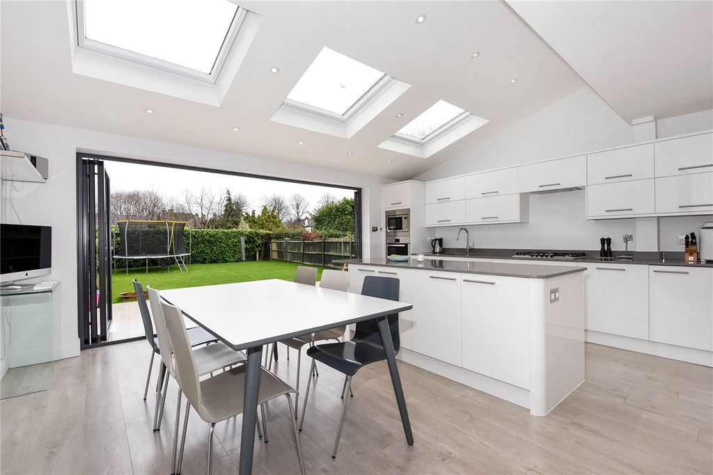 Property photo 3 of 14 Picture No. 13