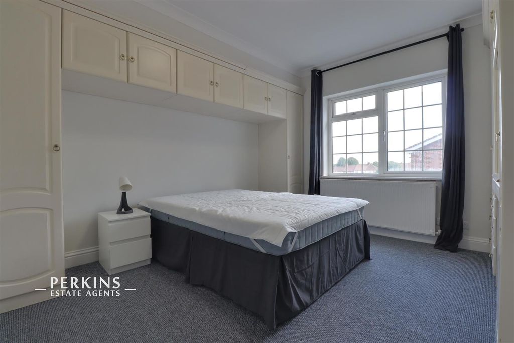 Property photo 1 of 6 Bed 2.Jpg