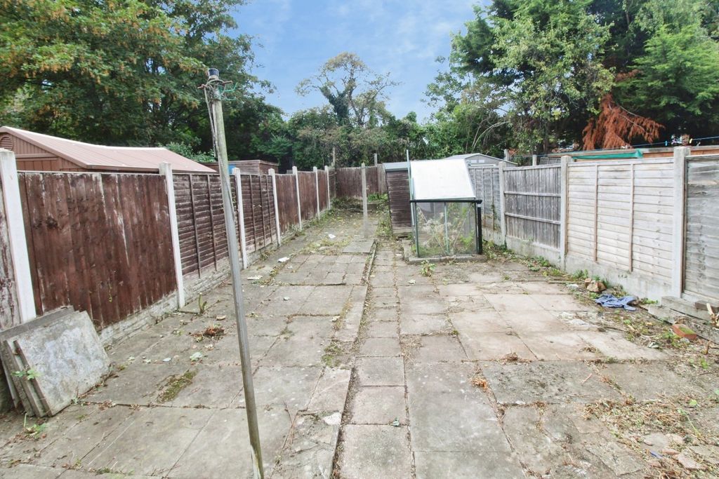 Property photo 3 of 8 Picture No. 02