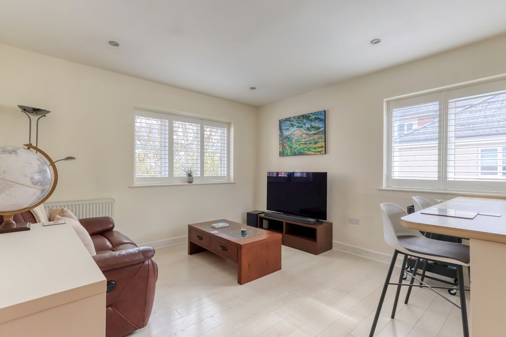 Property photo 3 of 11 Picture No. 15