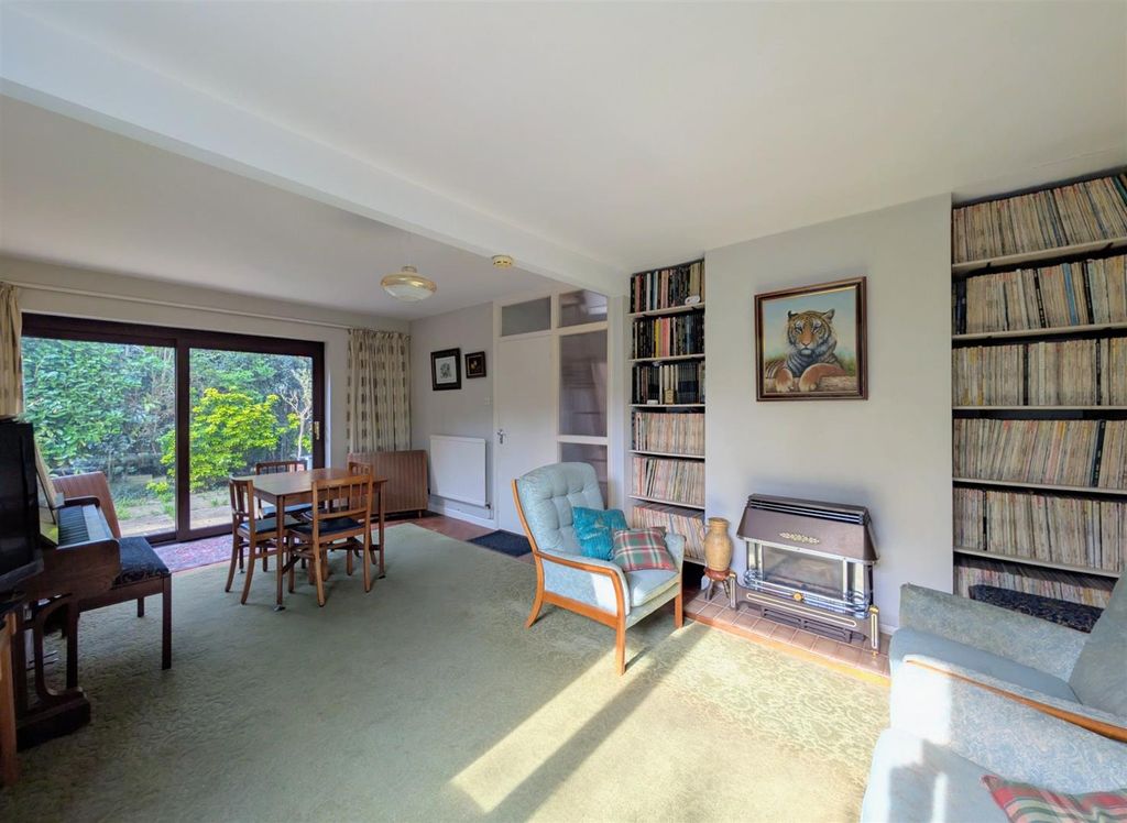 Property photo 2 of 20