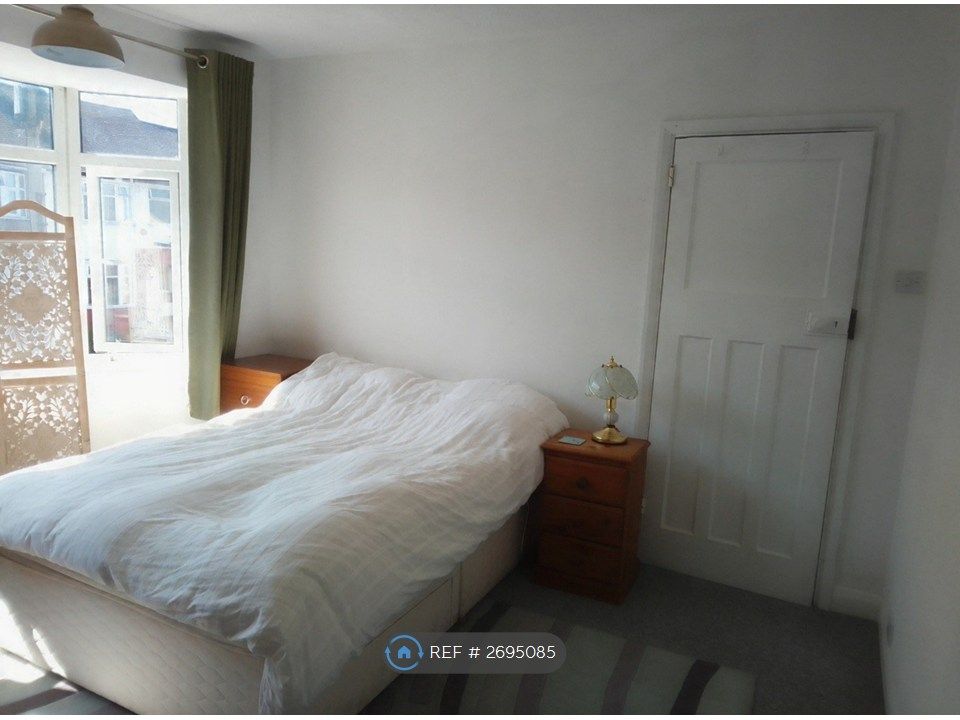 Property photo 2 of 6 Bedroom 2