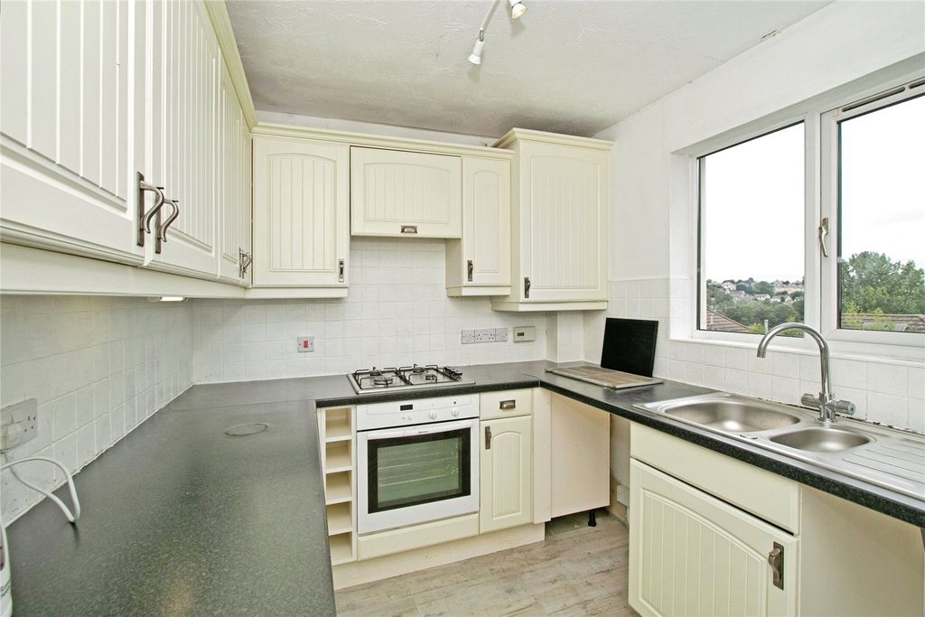 Property photo 2 of 16 Kitchen