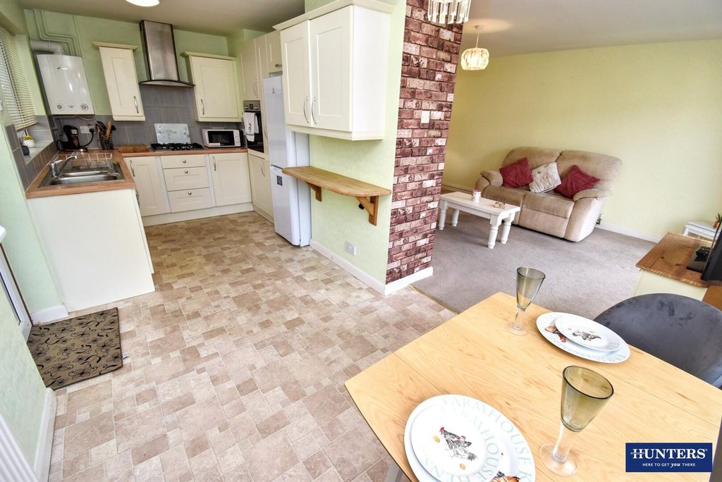 Property photo 3 of 13 Kitchen