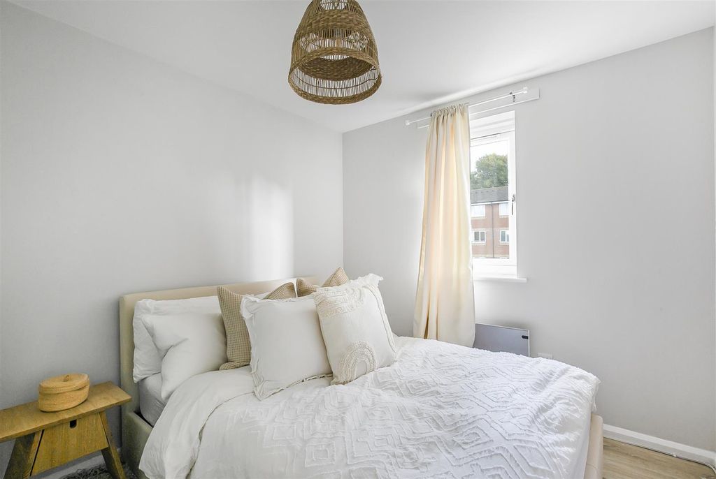 Property photo 3 of 12 3
