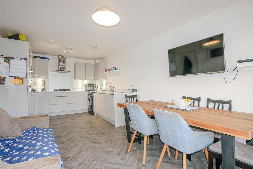 Property photo 2 of 16 Kitchen/Diner