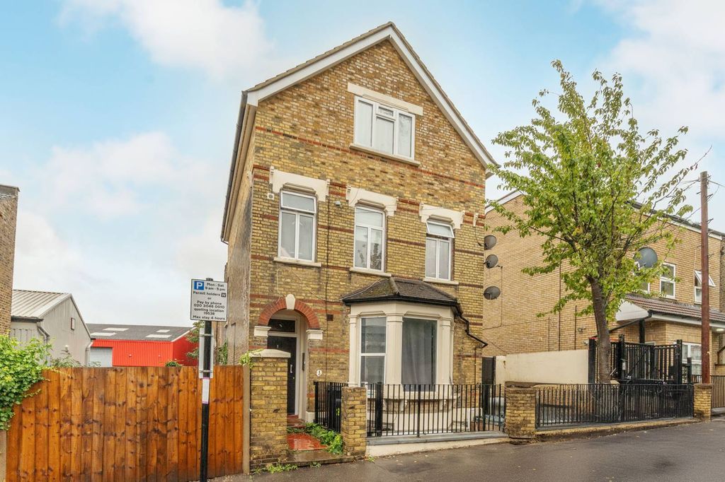 Property photo 1 of 7