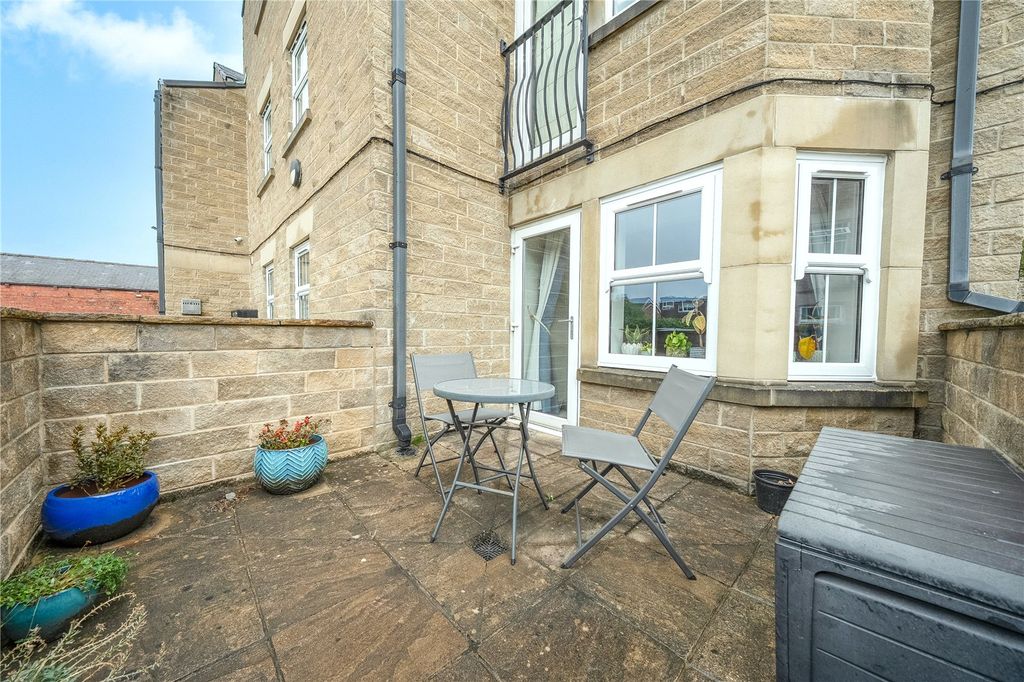 Property photo 1 of 14 Garden