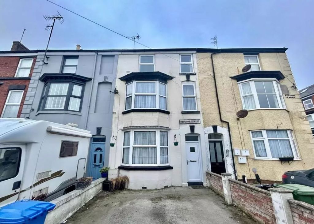 Property photo 1 of 24