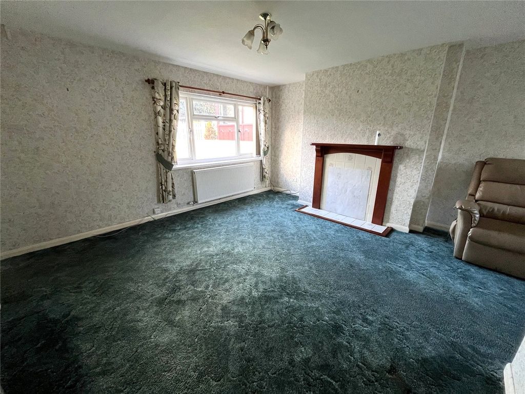 Property photo 2 of 16 Picture No. 12