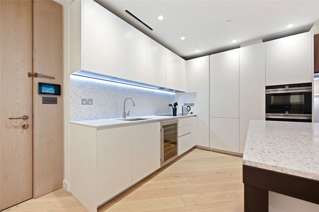 Property photo 3 of 18 Picture No. 21