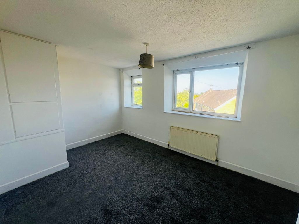 Property photo 3 of 8 Image